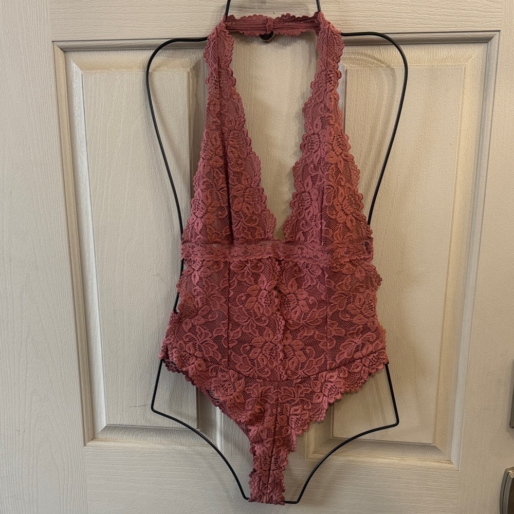 Forever 21 Lace Halter Bodysuit in Mauve